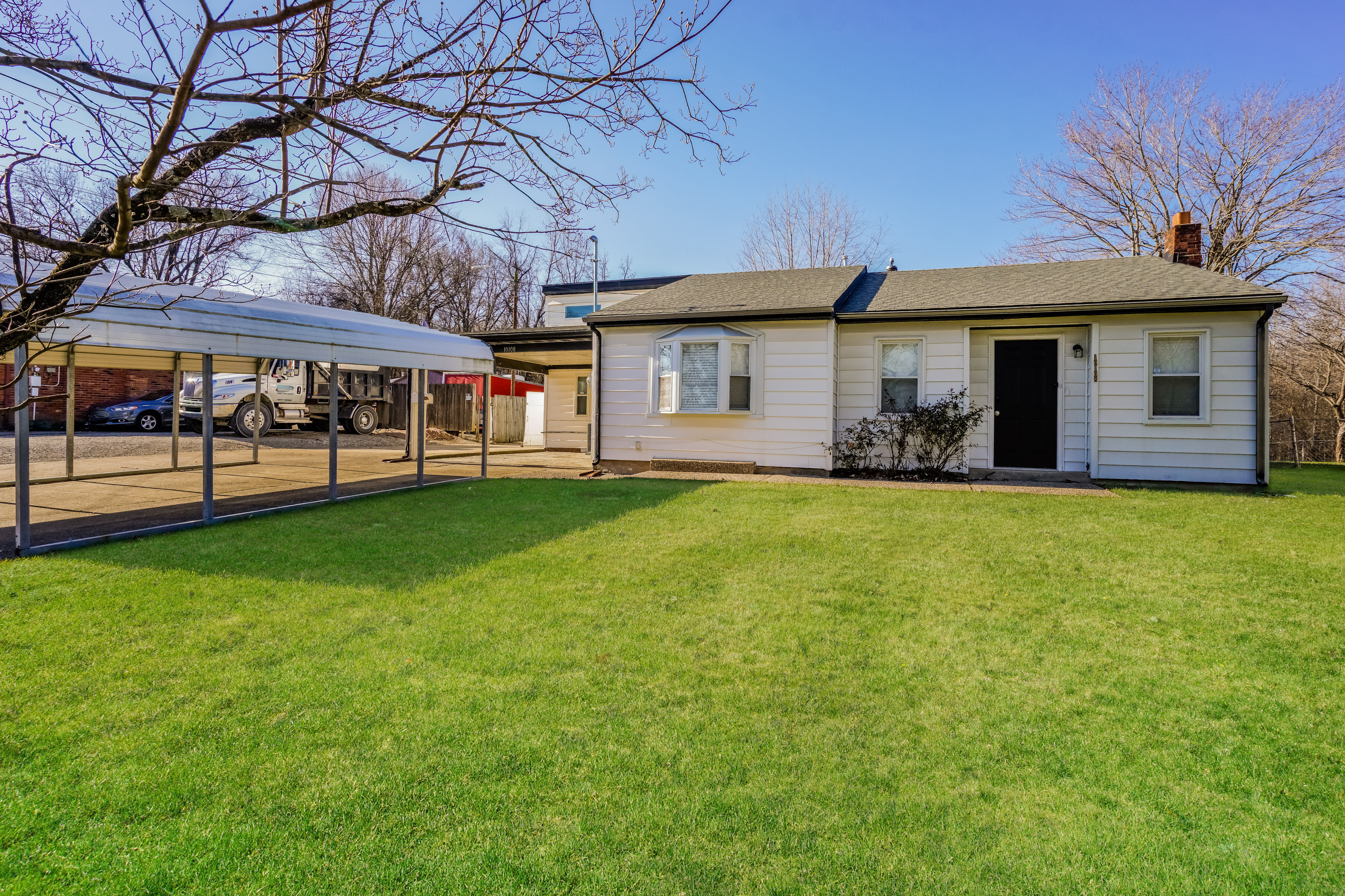 10108 PLAUDIT WAY LOUISVILLE, KY 40272